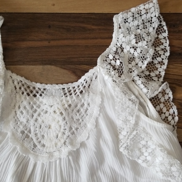 White lace spring top - Picture 3 of 8